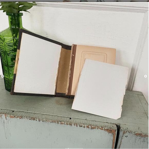 Antique Shabby CDV Photo Album Leather Cover Brass Gold Edges 20 Pages EMPTY - Picture 2 of 10